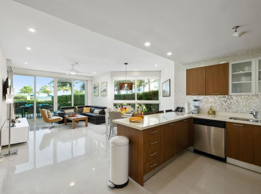 3BR condo with view and Jacuzzi