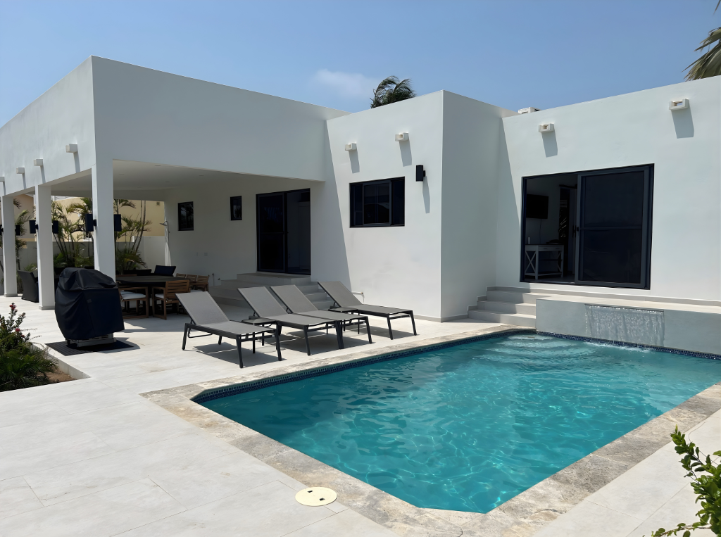 Modern 3-bedroom Villa Palm Beach